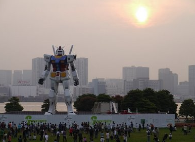 Life Size Gundam Statue RX-78-2 1/1 scale in Japan in the Odaiba Mall next to the Gundam Cafe/Museum